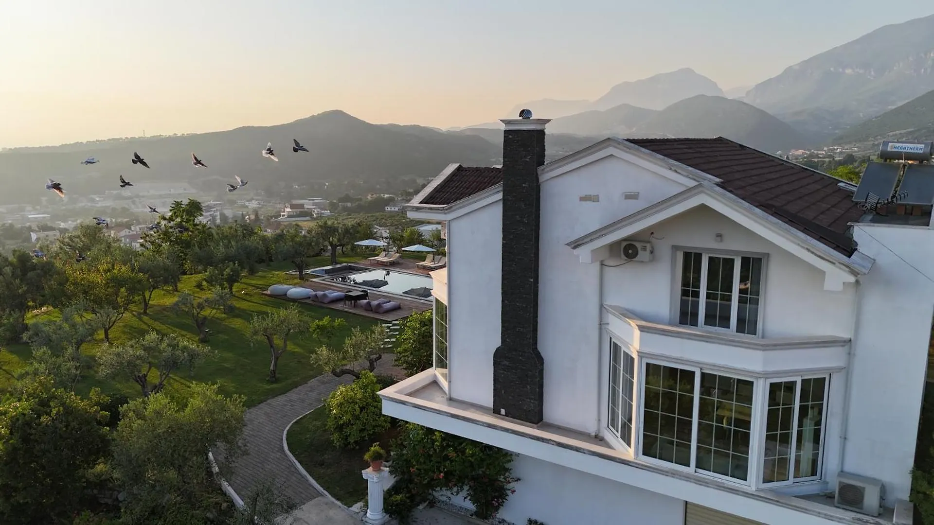 Villa Kamila Tirana 0*,